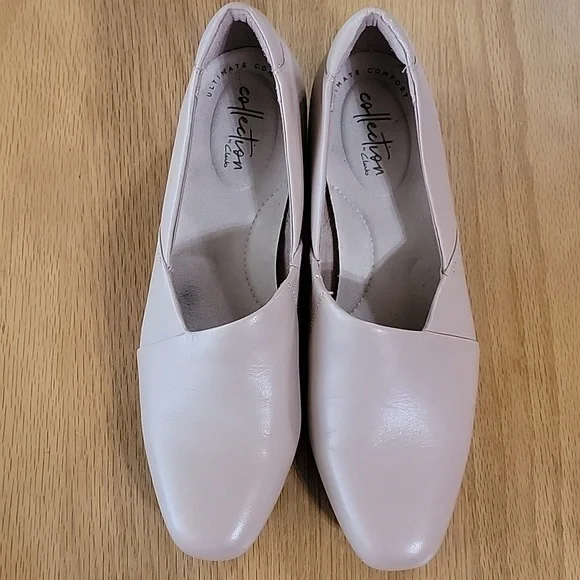 Women's Clarks Juliet Palm Praline Leather Pumps, Cream, Size 7N, New W/O Box - Picture 2 of 9